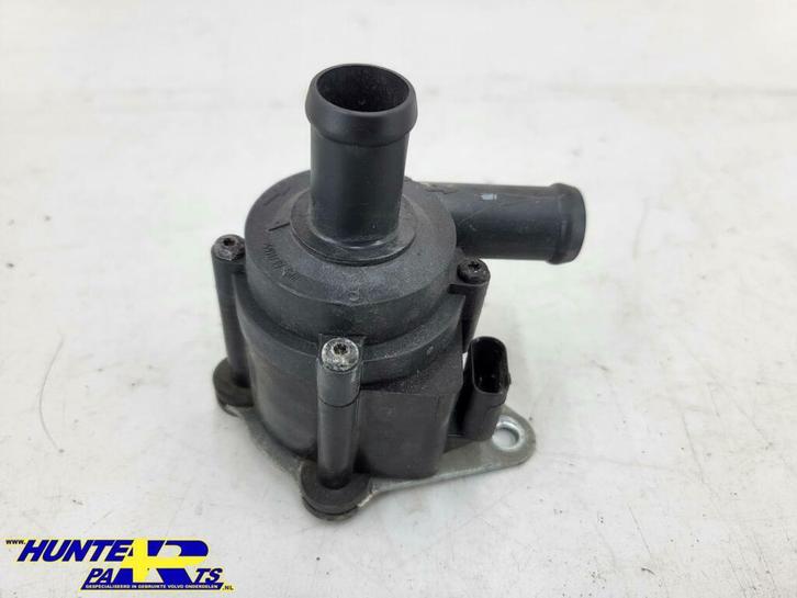 Extra waterpomp Volvo V90 II 2.0 D5 ('16-'22) 31338211, Auto-onderdelen, Brandstofsystemen, Gebruikt, Ophalen of Verzenden