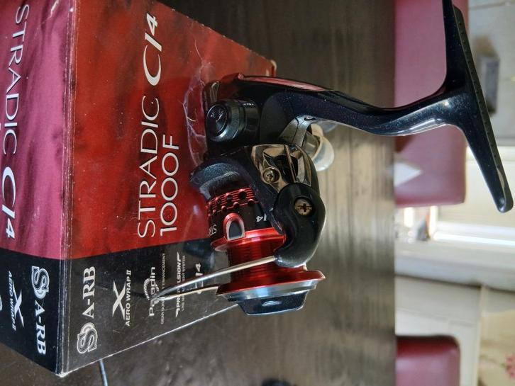 Shimano stradic 1000F Ci4, Watersport en Boten, Hengelsport | Roofvissen, Nieuw, Molen, Ophalen of Verzenden