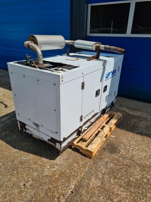 perkins 3cyl diesel generator, Doe-het-zelf en Verbouw, Aggregaten, Gebruikt, Dieselolie, 5 tot 10 kVA, Elektrisch startend, Geluidgedempt