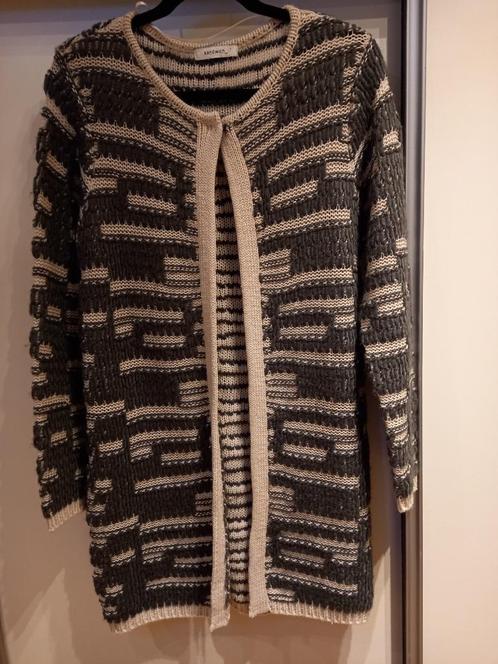 Vest in beige grijs motief, merk Sandwich, mt S, Kleding | Dames, Truien en Vesten, Zo goed als nieuw, Maat 36 (S), Grijs, Ophalen of Verzenden