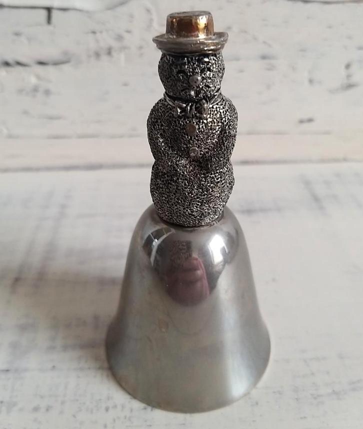 Vintage verzilverde 70's bel met sneeuwpop, Diversen, Kerst, Gebruikt, Ophalen of Verzenden