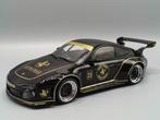 MCG 1:18 Porsche Old & New 997 (2020) John Player Special, Hobby en Vrije tijd, Modelauto's | 1:18, Overige merken, Auto, Info@speidelmodellauto.de