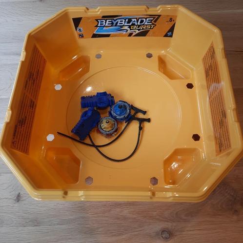 Beyblade | Set bak, spinners en launchers, Kinderen en Baby's, Speelgoed | Overig, Zo goed als nieuw, Jongen of Meisje, Ophalen of Verzenden