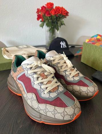 GUCCI Rhyton EU45 beschikbaar voor biedingen