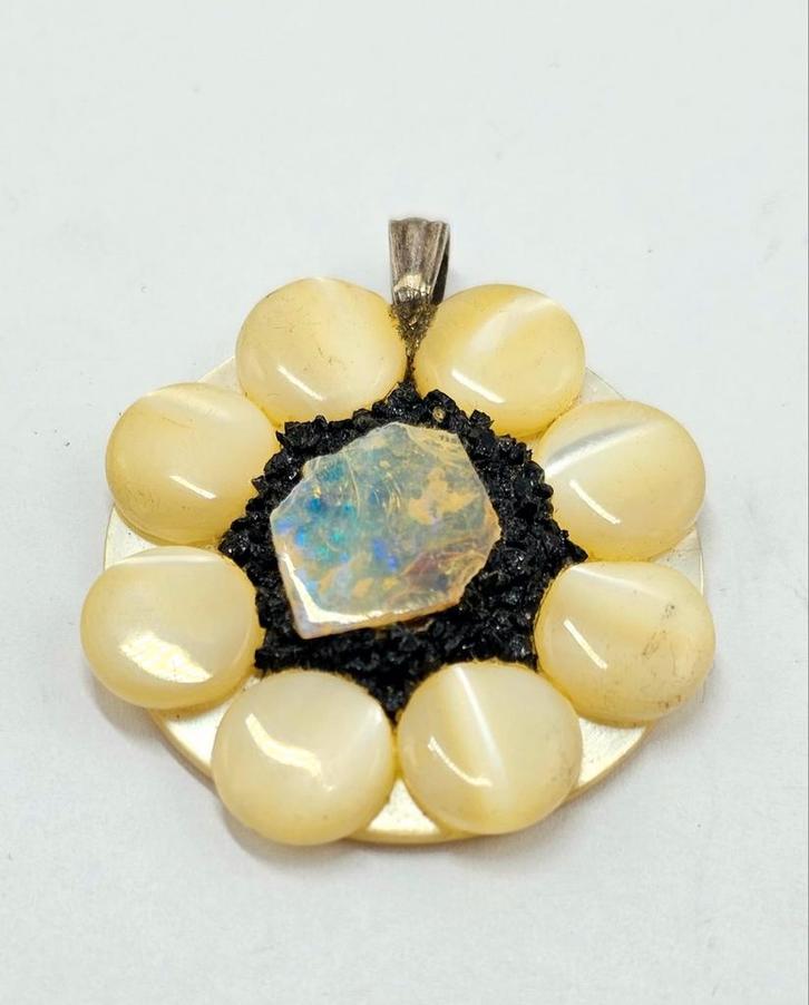 Hanger Parelmoer Met Opaal, Sieraden, Tassen en Uiterlijk, Kettinghangers, Zo goed als nieuw, Overige materialen, Zilver, Verzenden