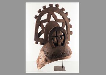 Div. Afrikaanse kunst oa Igbo Helmmasker (251005-05) beschikbaar voor biedingen