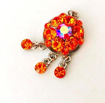 Prachtige ketting hanger met facet geslepen Aurora Borealis beschikbaar voor biedingen