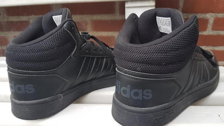adidas schoenen, bijna niet gedragen. Ophalen in Cuijk, Oss., Kleding | Heren, Schoenen, Zo goed als nieuw, Overige typen, Zwart