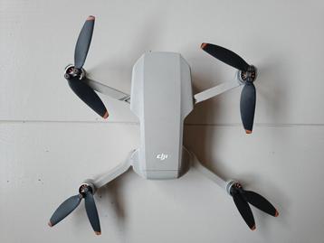 DJI Mini 2 SE – Drone met controller + 2 accu's! beschikbaar voor biedingen