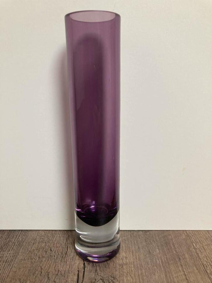 Vintage Paarse Glazen Bloemenvaas - 22 cm, Huis en Inrichting, Woonaccessoires | Vazen, Zo goed als nieuw, Overige kleuren, Minder dan 50 cm