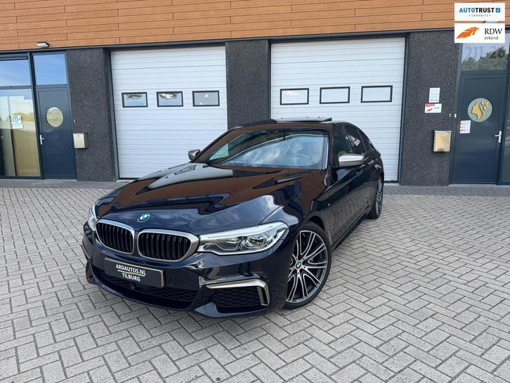 BMW 5-serie M550i xDrive High Executive Massage-Head Up, Auto's, BMW, Bedrijf, Te koop, 5-Serie, 360° camera, 4x4, ABS, Achteruitrijcamera