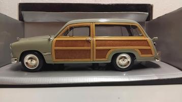 Ford 1949 Wagon Woody lichtgroen Motor City Class. 1:18 KRD beschikbaar voor biedingen