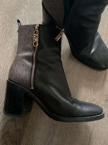 Michael Kors Enkellaarsjes Zwart Maat 40 beschikbaar voor biedingen