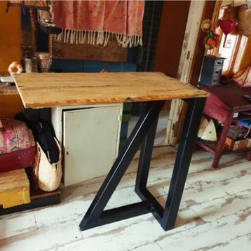 Mooie sidetable / hoge tafel / statafel 103h×110b×52d beschikbaar voor biedingen