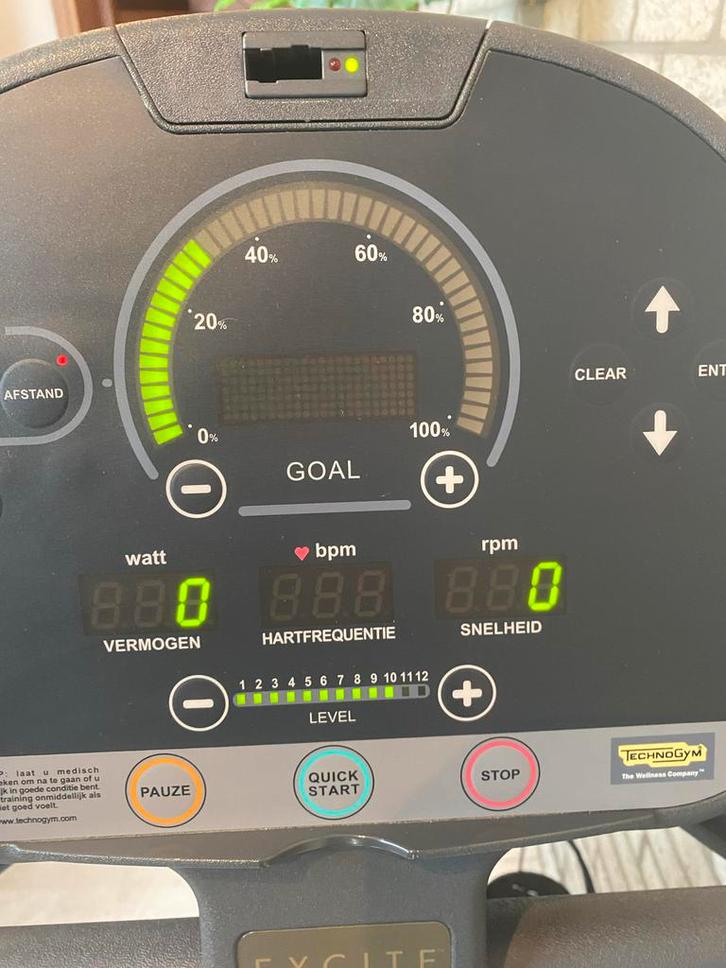 TechnoGym Ligfiets - Zeer Goede Staat!, Sport en Fitness, Fitnessapparatuur, Zo goed als nieuw, Ligfiets, Benen, Metaal, Ophalen