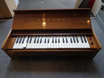 HOHNER Organa 10 portable electrisch orgel.