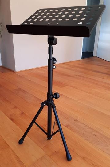 te koop muziekstandaard beschikbaar voor biedingen