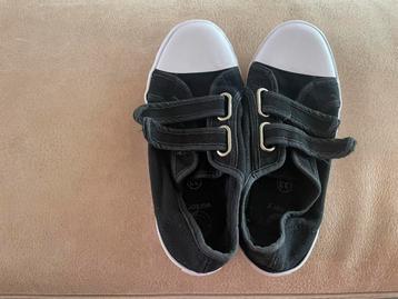 Gym schoenen maat 33 beschikbaar voor biedingen