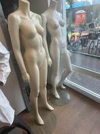 2 etalagepoppen, Ophalen