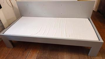 [Gratis] Ikea Peuterbed met Matras beschikbaar voor biedingen