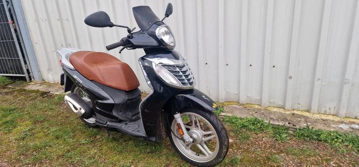 Malaguti Centro 2010 -  (LEES ALLES GOED), Fietsen en Brommers, Scooters | Piaggio, Gebruikt, Overige modellen, Maximaal 45 km/u