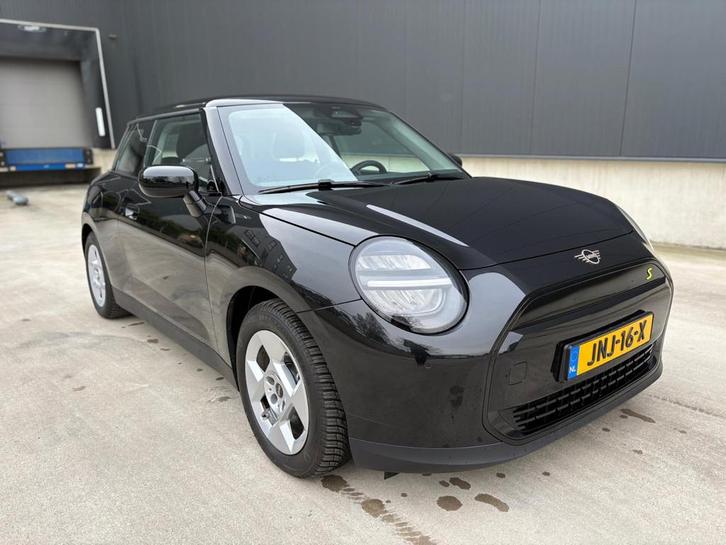 Mini Mini Cooper SE Essential 54.2 kWh, Auto's, Mini, Bedrijf, Te koop, Cooper, ABS, Achteruitrijcamera, Adaptive Cruise Control