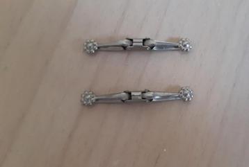 Dasspelden, boordspelden of kraagclips beschikbaar voor biedingen