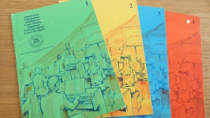 Orgelcursus deel 1, deel 2, deel 3 en deel 4 tezamen, Muziek en Instrumenten, Bladmuziek, Zo goed als nieuw, Les of Cursus, Orgel