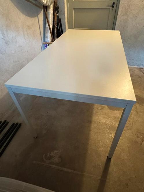BUREAU / kunststof blad metalen poten / 170x85x76cm, Huis en Inrichting, Bureaus, Gebruikt, Bureau, Ophalen