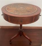 Ronde antieke bijzettafel / wijntafel met 2 lades, Antiek en Kunst, Antiek | Meubels | Tafels, Ophalen