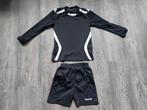 Hummel sportset longsleeve en korte broek zwart maat 140, Jongen of Meisje, Sport- of Zwemkleding, Ophalen of Verzenden, Zo goed als nieuw