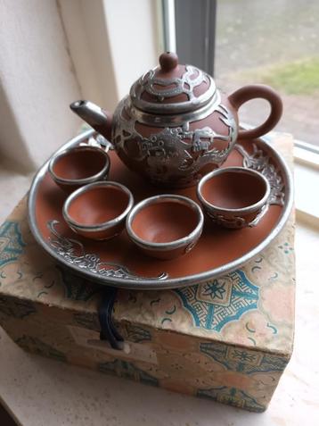 Vintage Yixing Chinees Aardewerk miniatuur theeservies beschikbaar voor biedingen