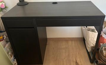 Ikea bureau beschikbaar voor biedingen