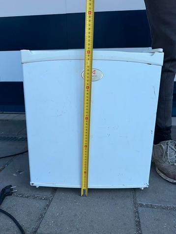 Mini Koelkast - Compact en Handig! beschikbaar voor biedingen