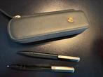 Set Porsche zwart leder pen etui met Porsche logo.   Roller, Verzamelen, Pennenverzamelingen, Overige merken, Balpen, Met doosje