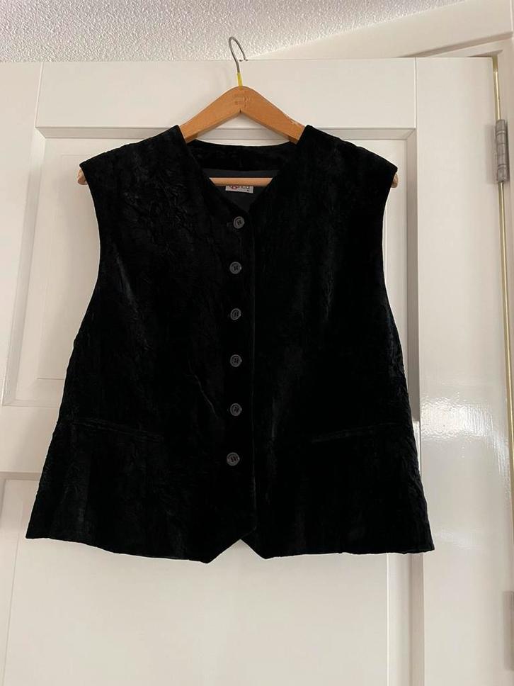 Prachtige vintage gilet mooi goukleurig afgewerkt, Kleding | Dames, Jasjes, Kostuums en Pakken, Zo goed als nieuw, Maat 42/44 (L)