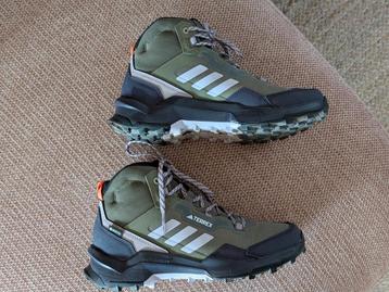 Nieuwstaat! Hoge wandelschoenen Adidas Terrex (maat 38 2/3)  beschikbaar voor biedingen