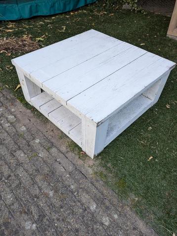 Gratis salontafel van steigerplanken