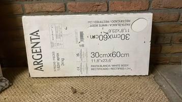 Een pak wiitte Argenta tegels 30 x 60 beschikbaar voor biedingen