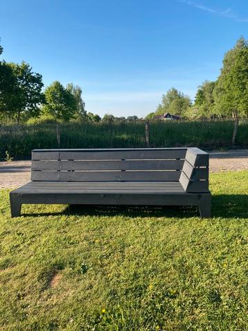Loungebank hoek (twee delen) beschikbaar voor biedingen