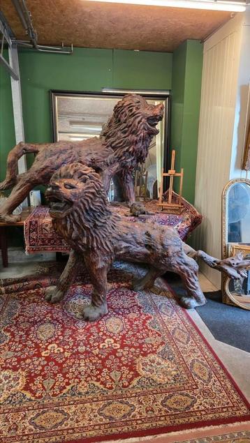 2 levensgrote antieke houten Chinese leeuwen  19e eeuw beschikbaar voor biedingen