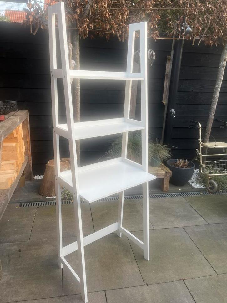 Witte ladderkast met bureau, Doe-het-zelf en Verbouw, Steigers, Gebruikt, Overige typen, Minder dan 2 meter, Ophalen of Verzenden