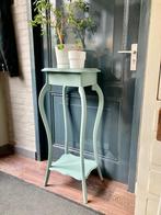 Hoge plantentafel. Stevig en mooi, krijtverf Greyish Green., Ophalen, Minder dan 55 cm, Gebruikt, Vierkant