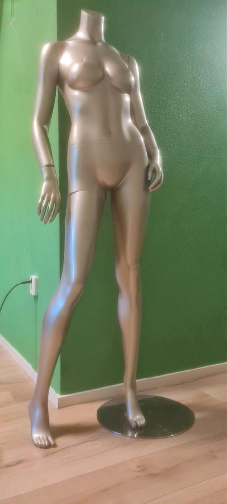 Paspop - etalagepop., Kleding | Dames, Kledingrekken, Zo goed als nieuw, Ophalen