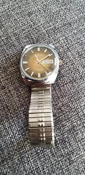 Commodoor heren horloge is gedragen  beschikbaar voor biedingen