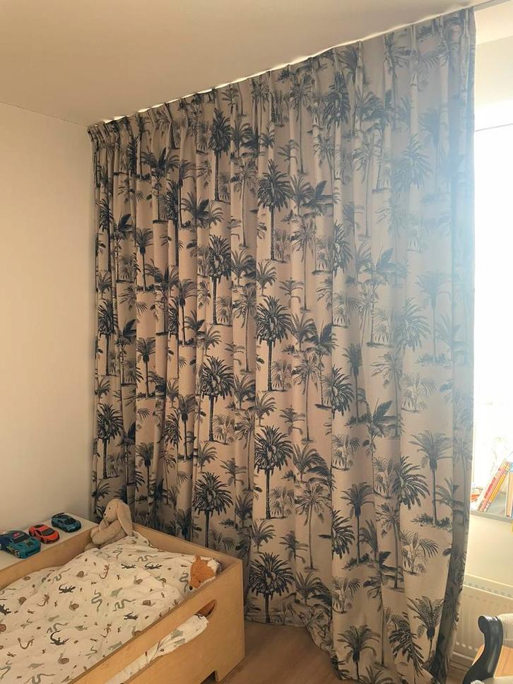 Gordijnen palmboom print beige zwart 230 (B) x 272 (H) cm, Huis en Inrichting, Stoffering | Gordijnen en Lamellen, Zo goed als nieuw