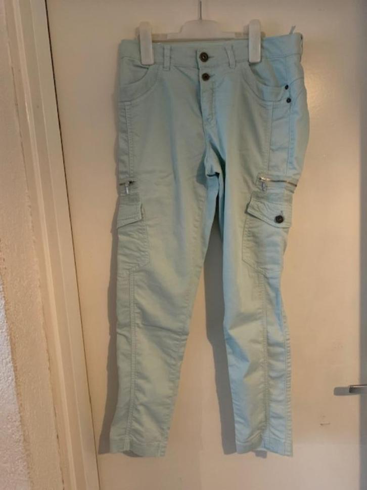 Mintgroene broek van Dreamstar. Maat L, Kleding | Dames, Broeken en Pantalons, Zo goed als nieuw, Maat 42/44 (L), Groen, Lang