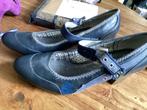Leuke blauwe schoen met hak merk XIX maat 40, Kleding | Dames, Schoenen, XIX, Blauw, Ophalen of Verzenden, Schoenen met lage hakken