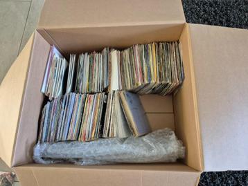 Ca 350 jukebox vinyl 45T singles Engels/Duits/Nederlands beschikbaar voor biedingen