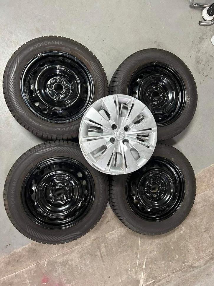 15 Inch winterset met 7,5mm+ profiel. 4x100. Yaris - Swift, Auto-onderdelen, Banden en Velgen, Banden en Velgen, Winterbanden